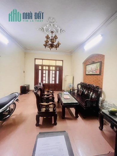 Bán nhà 651 Minh Khai 61m, Mt 4.6m, ngõ thông, oto dừng đỗ, kinh doanh, giá chỉ 6 tỷ.