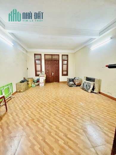 Bán nhà 651 Minh Khai 61m, Mt 4.6m, ngõ thông, oto dừng đỗ, kinh doanh, giá chỉ 6 tỷ.