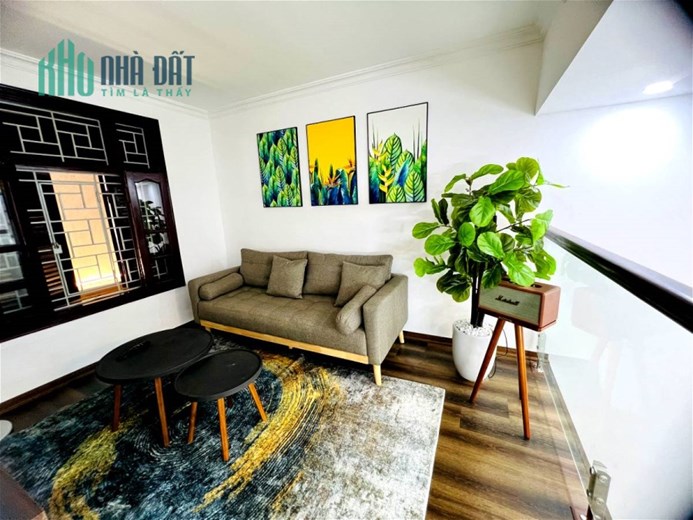 Anh chị phải nhanh mới mua được căn lô góc này 36m2x6T Thịnh Hào 2, Đống Đa chỉ 6.x Tỷ.