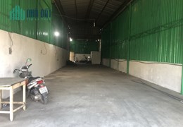 xưởng 200m2 mặt tiền QL1A xe Cont 24h, hẻm phía sau xe 8T