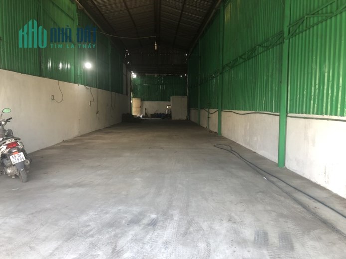 xưởng 200m2 mặt tiền QL1A xe Cont 24h, hẻm phía sau xe 8T