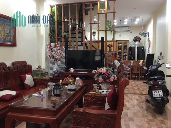 Bán nhà Vũ Xuân Thiều,Long Biên  52 m2 ,4 tầng ,Mt 4.6m ,ngõ oto tránh giá nhỉnh 6 tỷ