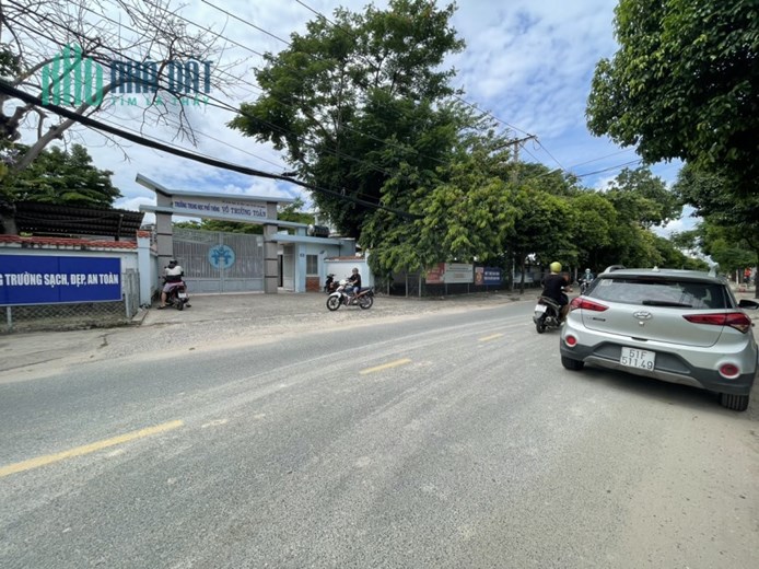 MẶT TIỀN ĐƯỜNG 10M, NGAY NGUYỄN THỊ ĐẶNG QUẬN 12, NHÀ CẤP 4 CÓ LỬNG, 72M2, TIỆN XÂY MỚI, NHỈNH 4 TỶ.