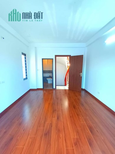 HOT CHỦ NHÀ XÂY TÂM HUYẾT – NHÀ MỚI PHỐ THẠCH BÀN – 36M2 X 5 TẦNG – GIÁ 2.93 TỶ