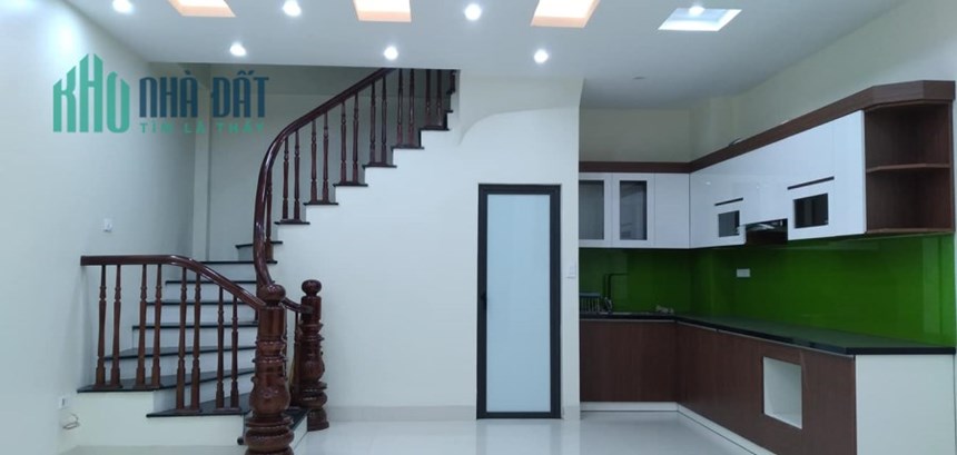 Bán nhà 46m2 phố Nghi Tàm, Tây Hồ Gara Ô tô Mặt tiền 6m Kinh doanh Giá 7.5 Tỷ
