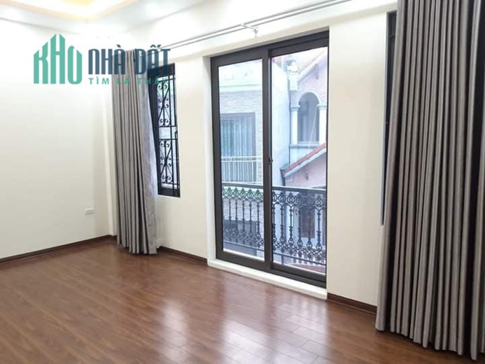 Bán nhà 44m2 phố Nghi Tàm, Tây Hồ Gara Ô tô thông Mặt tiền 6m Kinh doanh đỉnh cao Giá 7.4 Tỷ