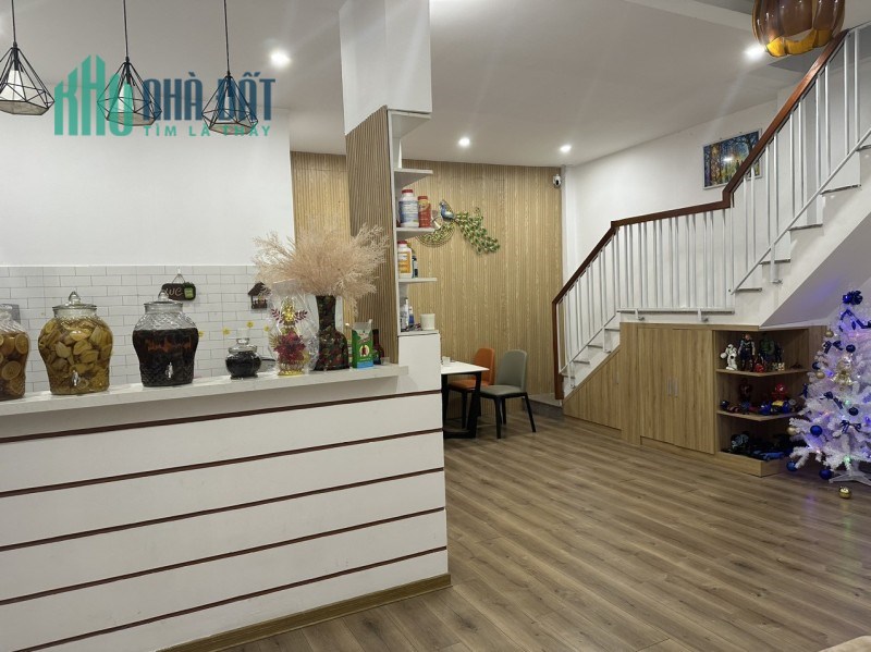 .Sát MT Hoàng Diệu, 50m2, 2 tầng mới ngang 5.5, hướng Nam, 2.x tỷ
