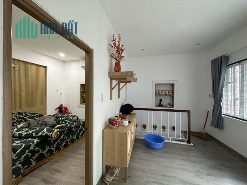 .Sát MT Hoàng Diệu, 50m2, 2 tầng mới ngang 5.5, hướng Nam, 2.x tỷ