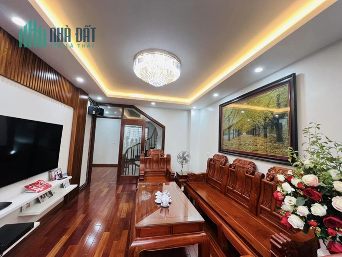 Bán nhà Nguyễn Văn Cừ mới xây - 40m - 5T - MT 5m - Nhỉnh 3 tỷ.