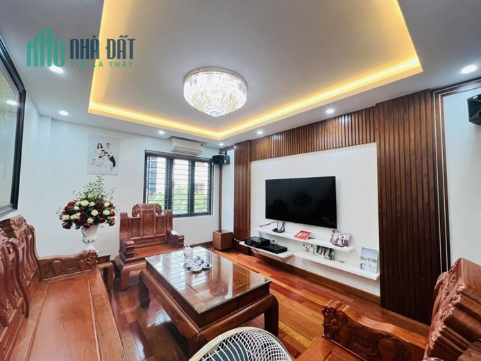 Bán nhà Nguyễn Văn Cừ mới xây - 40m - 5T - MT 5m - Nhỉnh 3 tỷ.