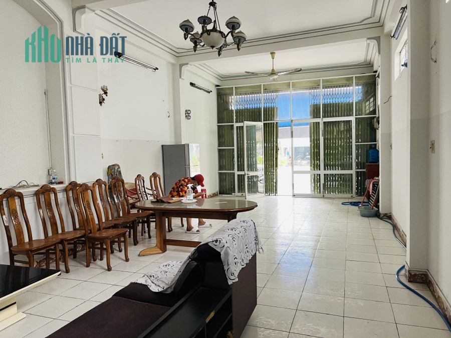 Hàng hiếm bán nhà 2 MT Trần Phú Nha Trang chỉ 10 tỷ chốt nhanh