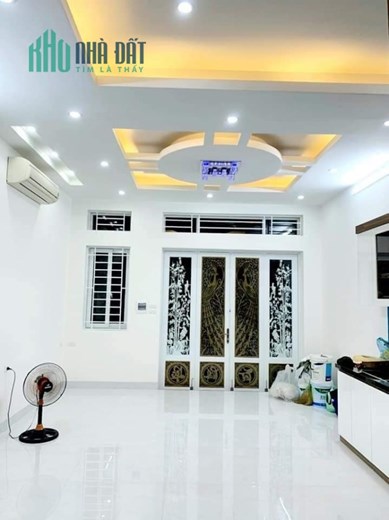 Nhỉnh 3 tỷ - Nhà mới Nguyễn Văn Cừ -  43m - 5T - MT 5m