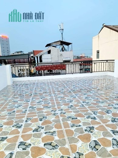 Nhỉnh 3 tỷ - Nhà mới Nguyễn Văn Cừ -  43m - 5T - MT 5m