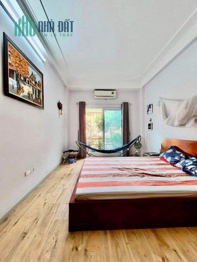 Bán nhà PL 95 Chùa Bộc, Đống Đa 50M, 5T phố Vip, dân tri cao, oto 50m, ở luôn.