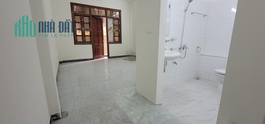Phân lô đường Hoàng Quốc Việt 50m2 4 tầng 9 tỷ