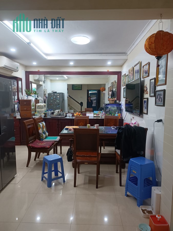 HIẾM!!! Bán Nhà Phân Lô Trần Quốc Hoàn 55m2 – Ô Tô ra vào – Chỉ Hơn 9 Tỷ