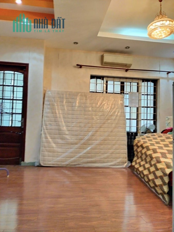 HIẾM!!! Bán Nhà Phân Lô Trần Quốc Hoàn 55m2 – Ô Tô ra vào – Chỉ Hơn 9 Tỷ