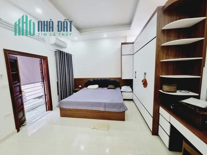 GIÁP BÁT NHÀ ĐẸP 40M2,4T Ở LUÔN, Ô TÔ. 3 TỶ 6