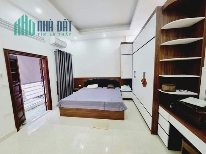 GIÁP BÁT NHÀ ĐẸP 40M2,4T Ở LUÔN, Ô TÔ. 3 TỶ 6