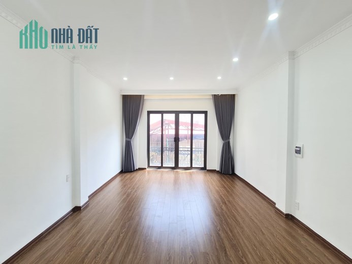 NHÀ GIÁP BÁT  40M2,4T Ở LUÔN , Ô TÔ. 3 TỶ 6