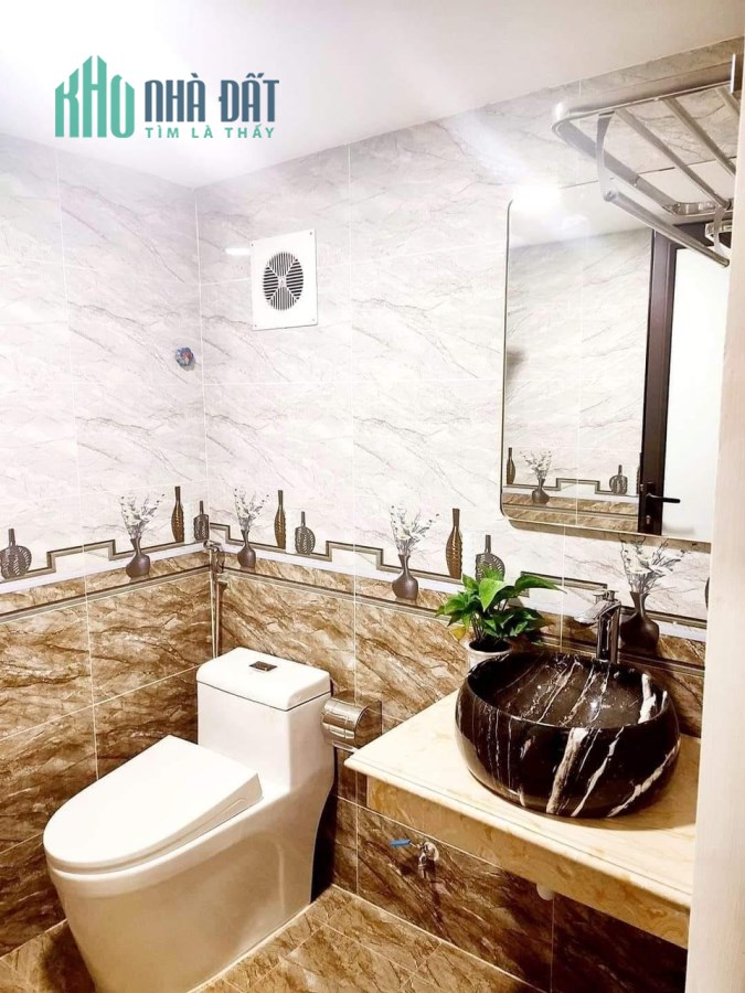NHÀ ĐẸP HV QUÂN Y - ĐỐI DIỆN VIỆN 103 - DTXD 33M 3TẦNG CHỈ 3TỶ68