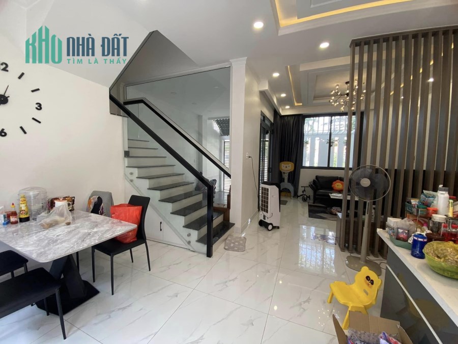 BÁN NHÀ HUỲNH TẤN PHÁT, QUẬN 7, GẦN 502 HTP, 4 TẦNG, 4,5x14m, LỘ 5m, 6 TỶ TL