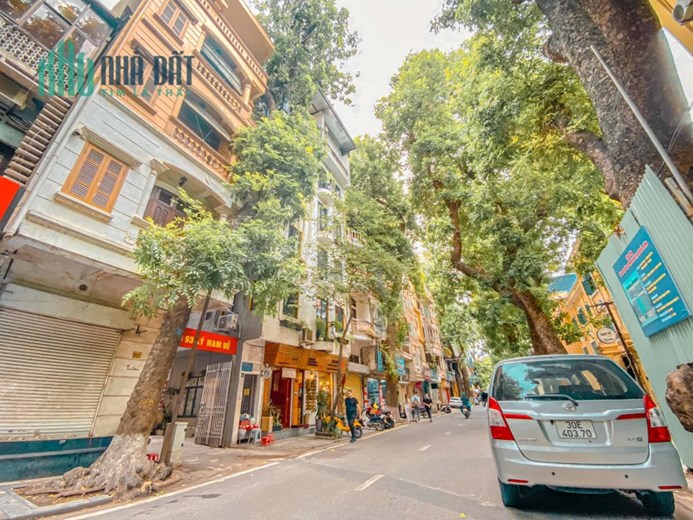 BÁN NHÀ LÝ NAM ĐẾ, HOÀN KIẾM, 20M MẶT PHỐ, Ô TÔ VÀO NHÀ SỔ NỞ HẬU, 70M2*2T*MT4M*17.2 TỶ.