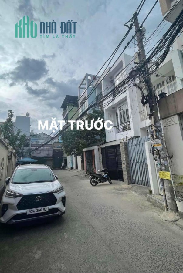 BÁN NHÀ HẺM XE HƠI - GIẢM 700TR. GIÁ TỐT -CHỔT. NHÀ VÀO Ở NGAY - NHÀ HAI MẶT HẺM RỘNG .