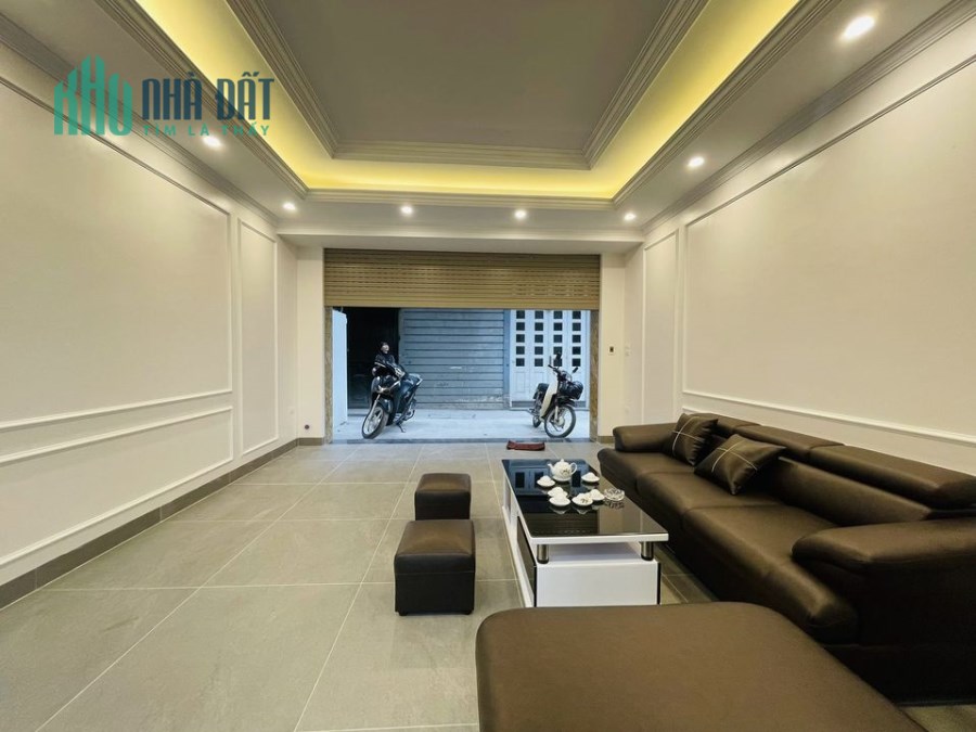 115m Xây 5 Tầng Phố Nguyễn Chí Thanh Đống Đa. Ô Tô 7 Chỗ Vào Nhà. Chủ Thiện Trí Bán.