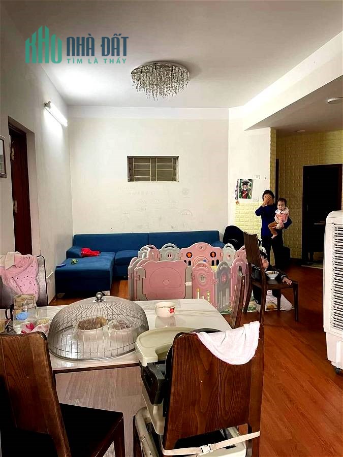 Bán CC F5 Trung Kính, Cầu GIấy, DT 111m2, 3 ngủ 2 vệ sinh, lô góc, thoáng, sổ đỏ lâu dài.