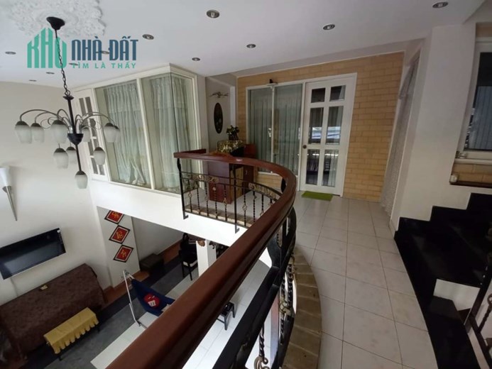 NHÀ BÁN.Ô TÔ TẢI ĐỖ CỬA -DT 235.5M2 - ĐƯỜNG DƯƠNG QUẢNG HÀM. GÒ VẤP.
Nhà bán đường Dương Quảng