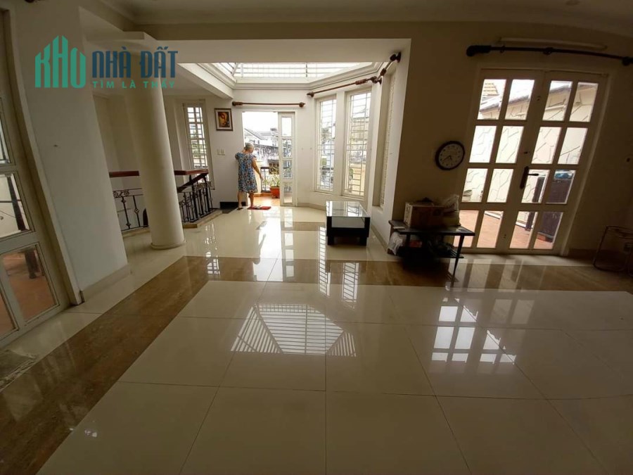 NHÀ BÁN.Ô TÔ TẢI ĐỖ CỬA -DT 235.5M2 - ĐƯỜNG DƯƠNG QUẢNG HÀM. GÒ VẤP.
Nhà bán đường Dương Quảng