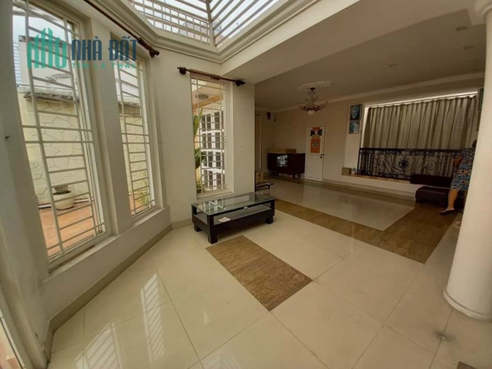 NHÀ BÁN.Ô TÔ TẢI ĐỖ CỬA -DT 235.5M2 - ĐƯỜNG DƯƠNG QUẢNG HÀM. GÒ VẤP.
Nhà bán đường Dương Quảng