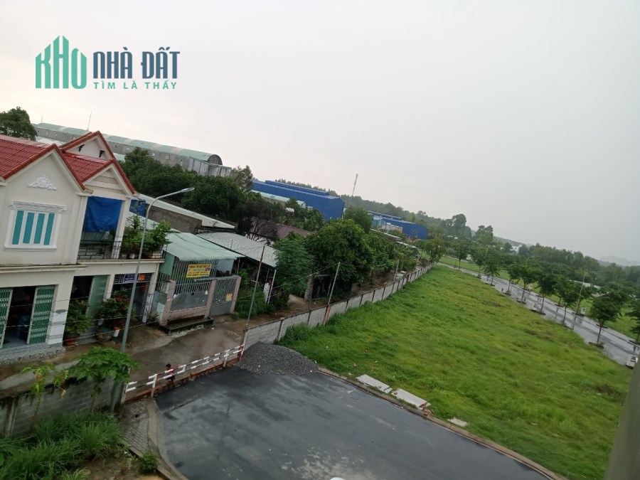 3.	Sở hữu ngay căn nhà 1 trệt 2 lầu với kiến trúc hiện đại.Ưu đãi lộc vàng