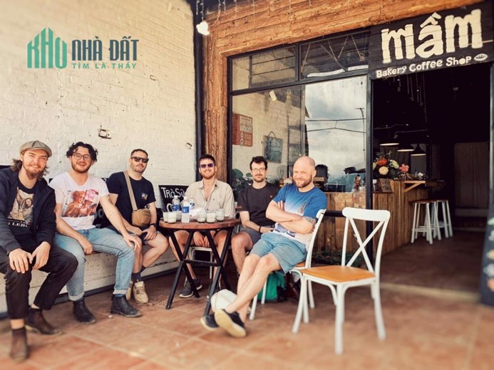 Do nhu cầu chuyển đổi nơi sinh sống, mình cần sang nhượng lại quán cà phê và tiệm bánh ở Tà Xùa,