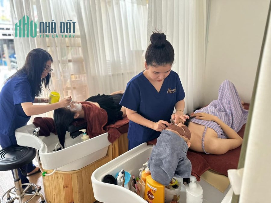 CHÍNH CHỦ CẦN SANG NHƯỢNG HOẶC CHO THUÊ TIỆM NAIL MẶT TIỀN QUẬN TRUNG TÂM