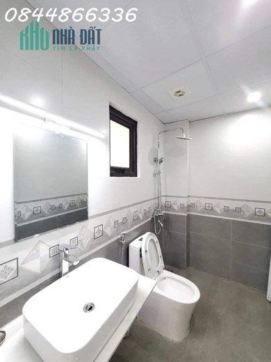 Nhà đẹp phố Tô Vĩnh Diện, Thanh Xuân, 6 tầng nhỉnh 6 tỷ, thang máy, vị trí đẹp, ở rất thích