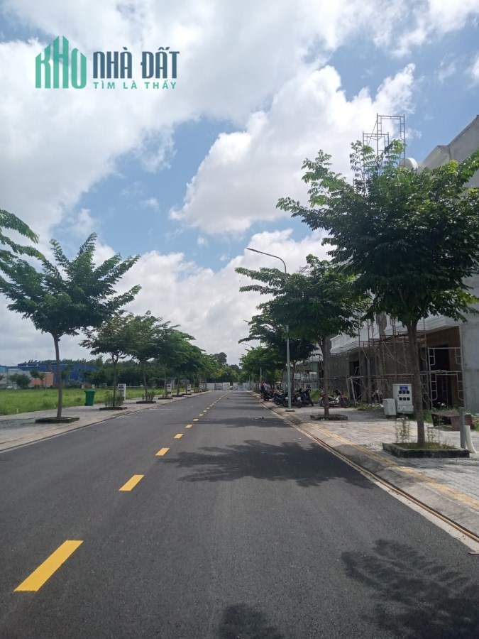 Khu Nhà ở Khánh Bình Smatrthome với kiến trúc hiện đại.1 trệt 2 lầu giá chỉ từ 750 triệu.