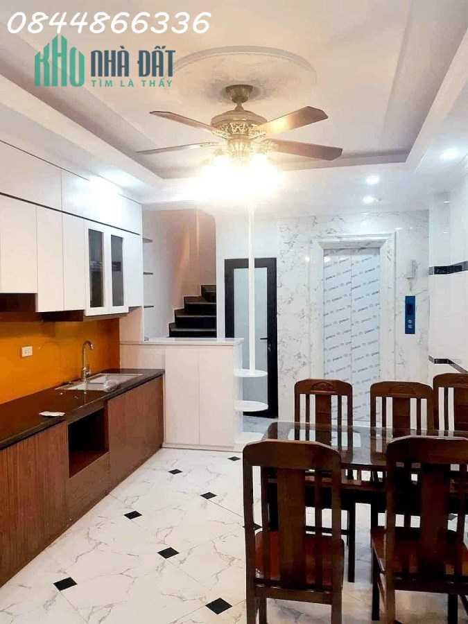 Nhà đẹp phố Tô Vĩnh Diện, Thanh Xuân, 6 tầng nhỉnh 6 tỷ, thang máy, vị trí đẹp, ở rất thích