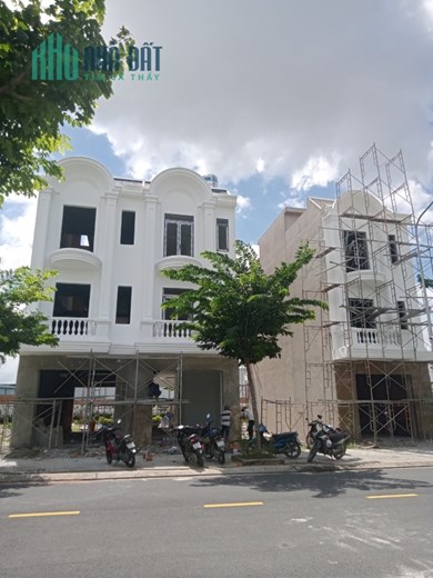 Nhà 2 mặt tiền ngay DH 418 cần bán nhanh trong tuần giá chỉ 750 triệu