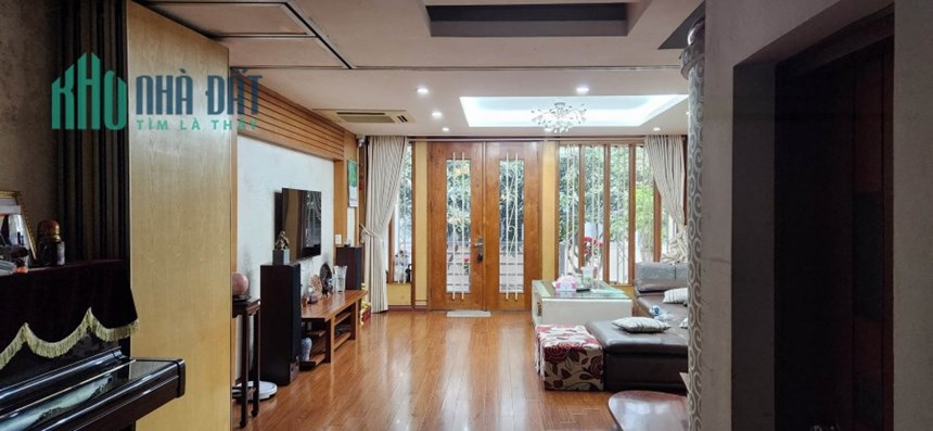 BÁN SIÊU NHÀ ĐẸP ĐÔNG QUAN - CẦU GIẤY 115M, 5T, MT 4.5M, VỈA HÈ, OTO TRÁNH, KD ĐỈNH. 0937651883.
