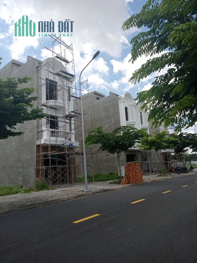 Nhà hoàn thiện ngay trung tâm TP Tân uyên Bình Dương.Gía chỉ từ 750 Triệu