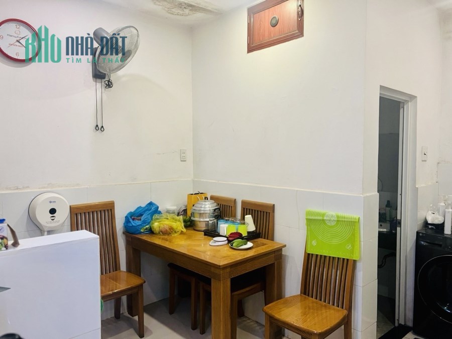 Nhà đẹp, kinh doanh, 4.5x12, hẻm thông 6m Lê Văn Việt. 3.x tỷ