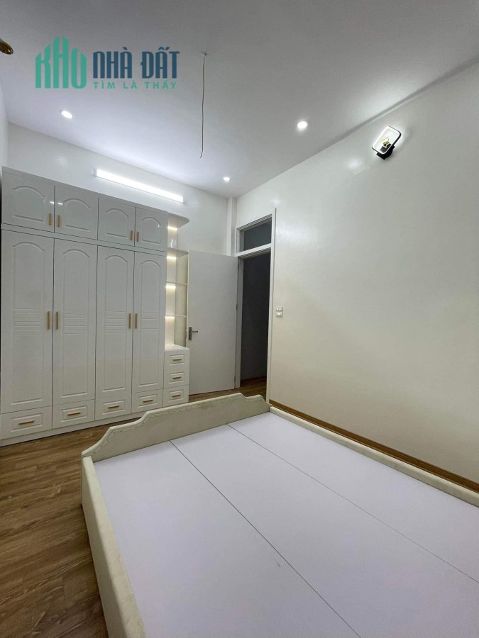 45m 6 Tầng Mặt Tiền 4m 5.2 Tỷ Phố Hoàng Quốc Việt Cầu Giấy. Chủ Tự Xây Tâm Huyết Khung Cột Chắc