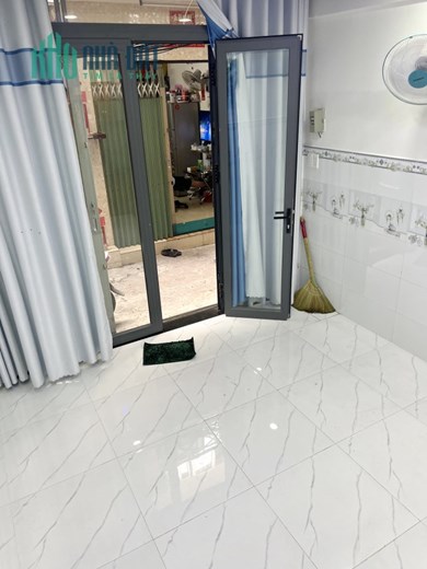 Nhà mới 3 tầng hẻm 728 Trần Hưng Đạo P2Q5 - Giá : 2.65 Tỷ