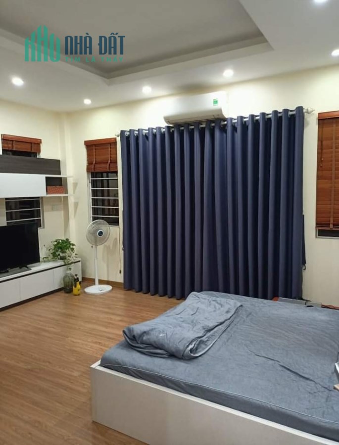 Nhà Dịch Vọng Cầu Giấy 82m, Mt 5m nhỉnh 8 tỷ, 7pk  0343564283