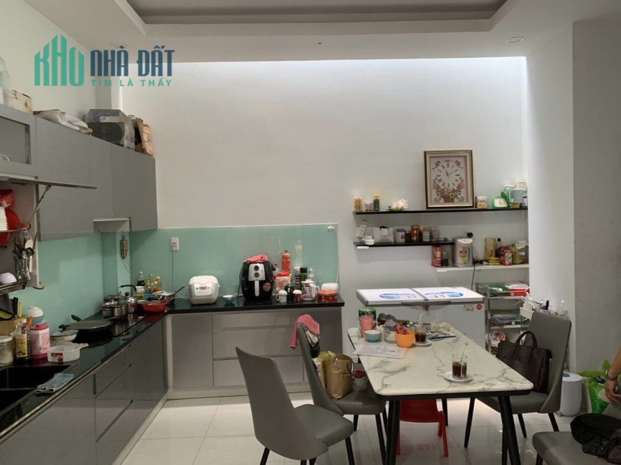 Bán nhà đẹp 4 tầng 4PN, 81m2, Lê Đình Cẩn, Bình Tân, chỉ 4.65 tỷ TL