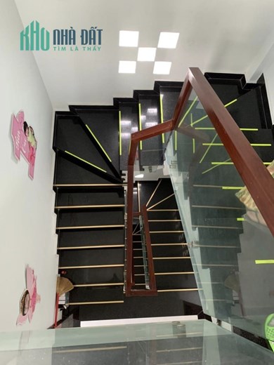 Bán nhà đẹp 4 tầng 4PN, 81m2, Lê Đình Cẩn, Bình Tân, chỉ 4.65 tỷ TL