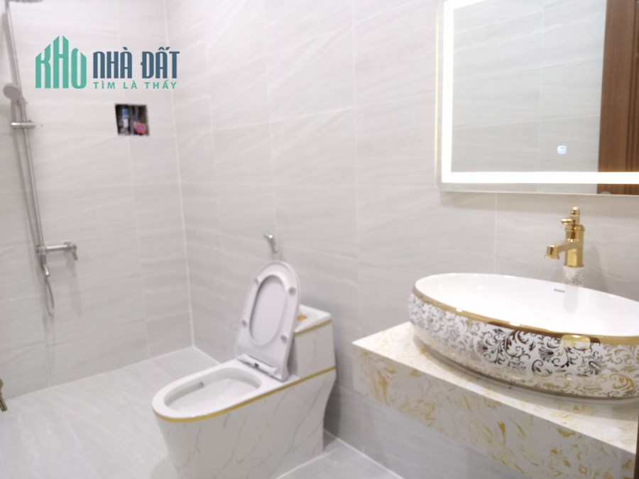 Cần ra nhanh căn nhà đã xây hoàn thiện ngay tại TP Tân Uyên