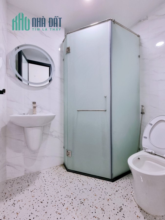 Cho thuê căn hộ Bình Thạnh, đường Thích Quảng Đức, trong khu đường Phan Xích Long.